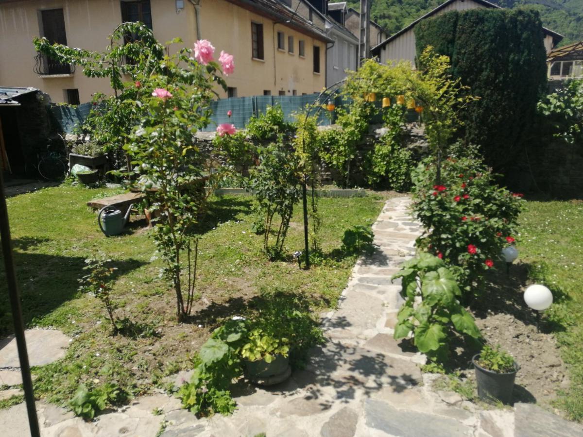 Les Rosiers Villa Bagnères-de-Luchon Kültér fotó